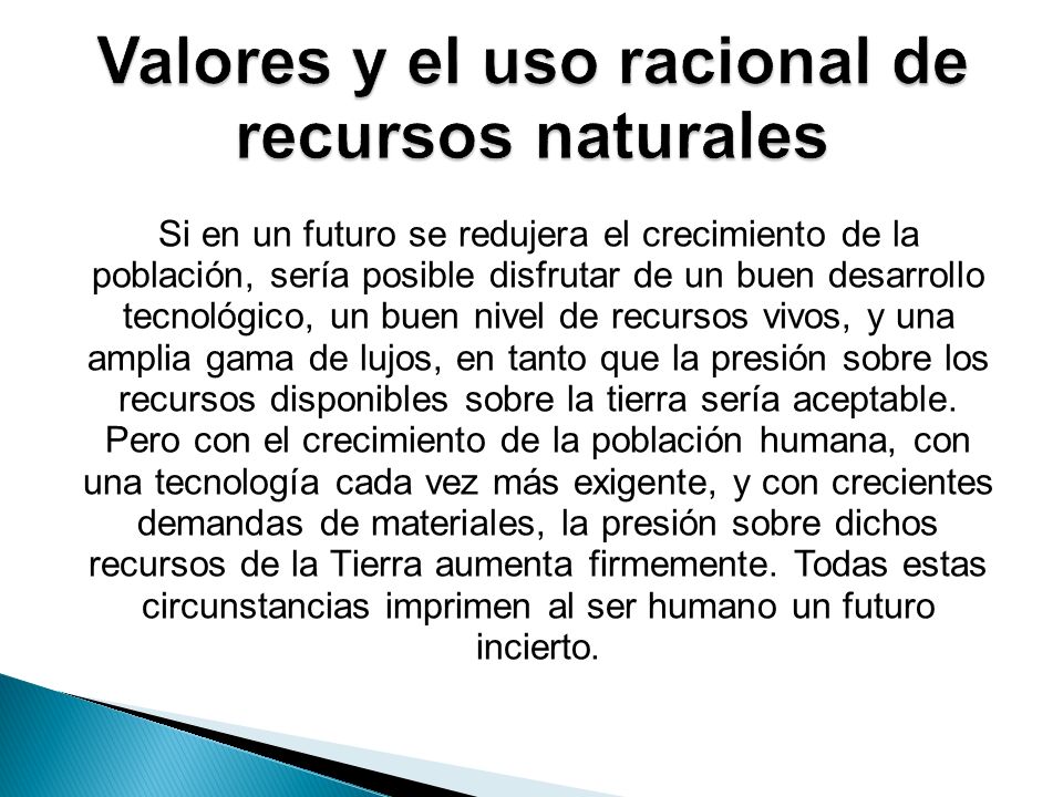 La bañera para los pies con la sosa contra el hongo